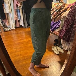 1960s green striped arrow capri pants
